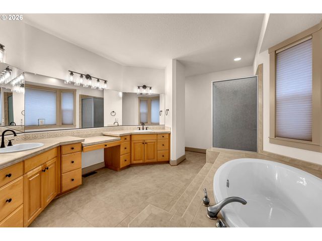 8405 Nw 17TH Ave, Vancouver, WA 98665