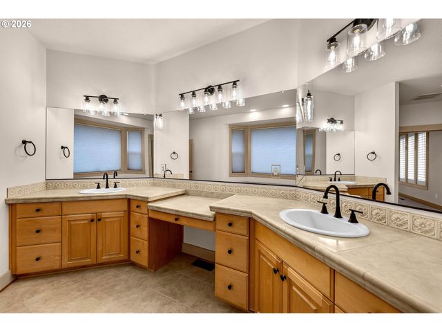 8405 Nw 17TH Ave, Vancouver, WA 98665