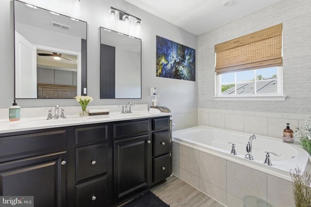 602 ROLLING VALLEY DR, Fredericksburg, VA 22405