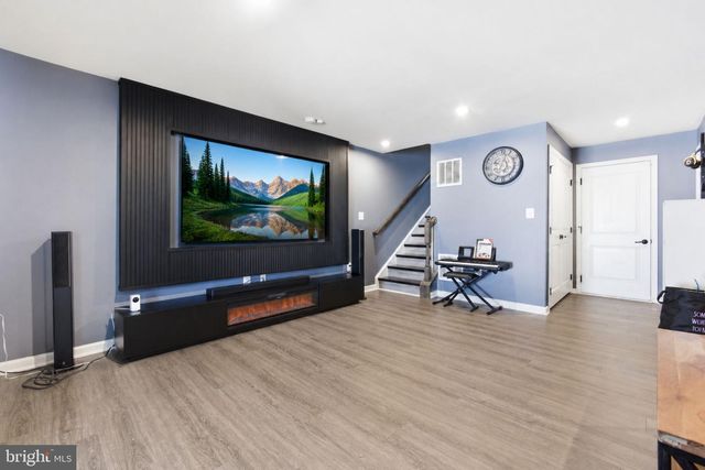 602 ROLLING VALLEY DR, Fredericksburg, VA 22405