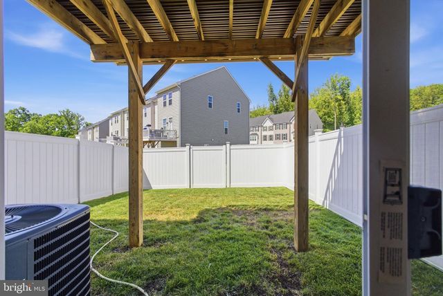 602 ROLLING VALLEY DR, Fredericksburg, VA 22405