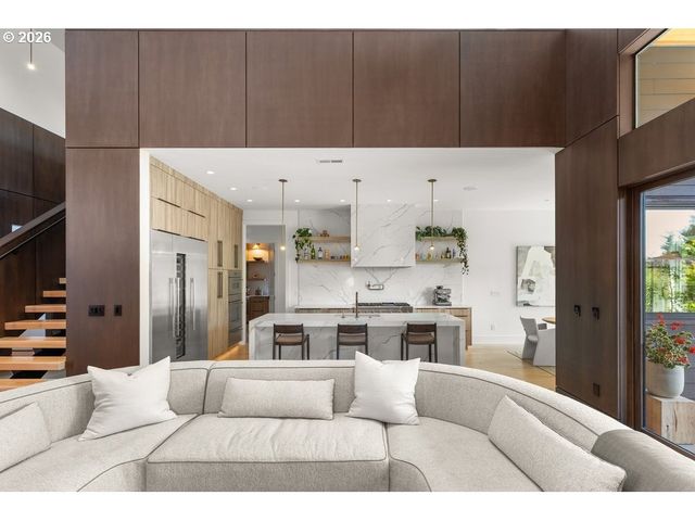 2201 S 19TH Way, Ridgefield, WA 98642