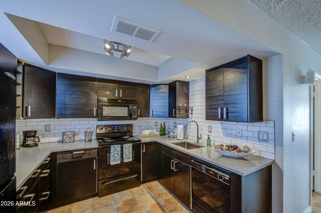 225 N STANDAGE -- 51, Mesa, AZ 85201