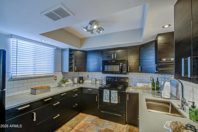 225 N STANDAGE -- 51, Mesa, AZ 85201