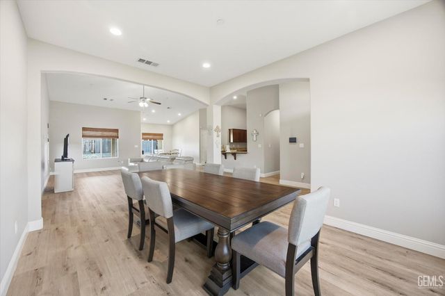 6405 Thorton Avenue, Bakersfield, CA 93313