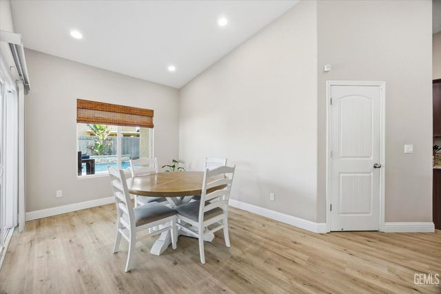 6405 Thorton Avenue, Bakersfield, CA 93313