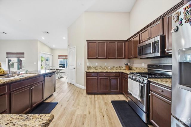 6405 Thorton Avenue, Bakersfield, CA 93313