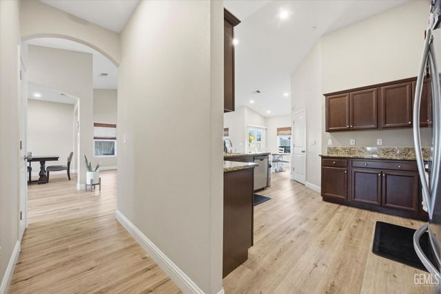 6405 Thorton Avenue, Bakersfield, CA 93313