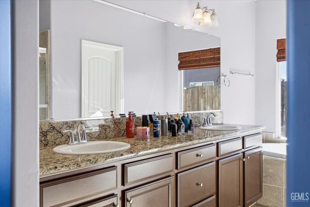 6405 Thorton Avenue, Bakersfield, CA 93313