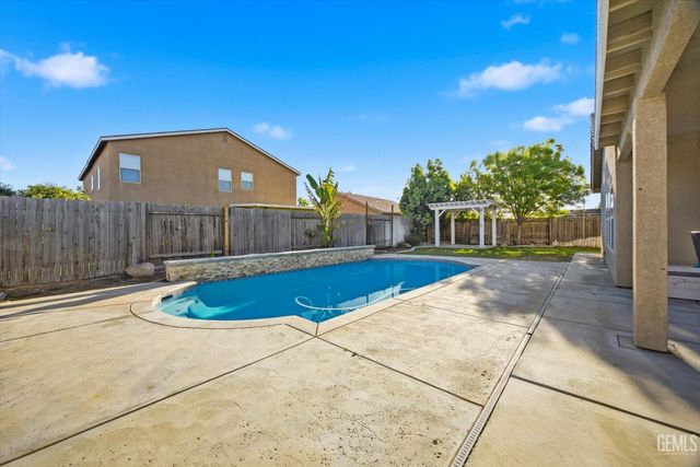 6405 Thorton Avenue, Bakersfield, CA 93313