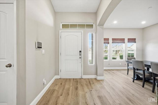 6405 Thorton Avenue, Bakersfield, CA 93313