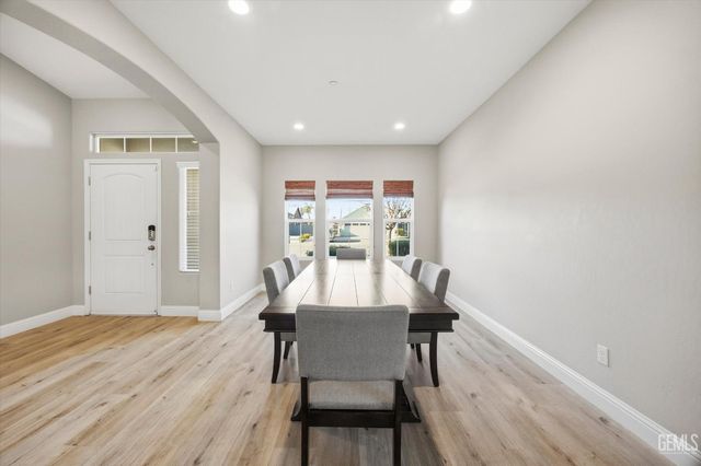 6405 Thorton Avenue, Bakersfield, CA 93313