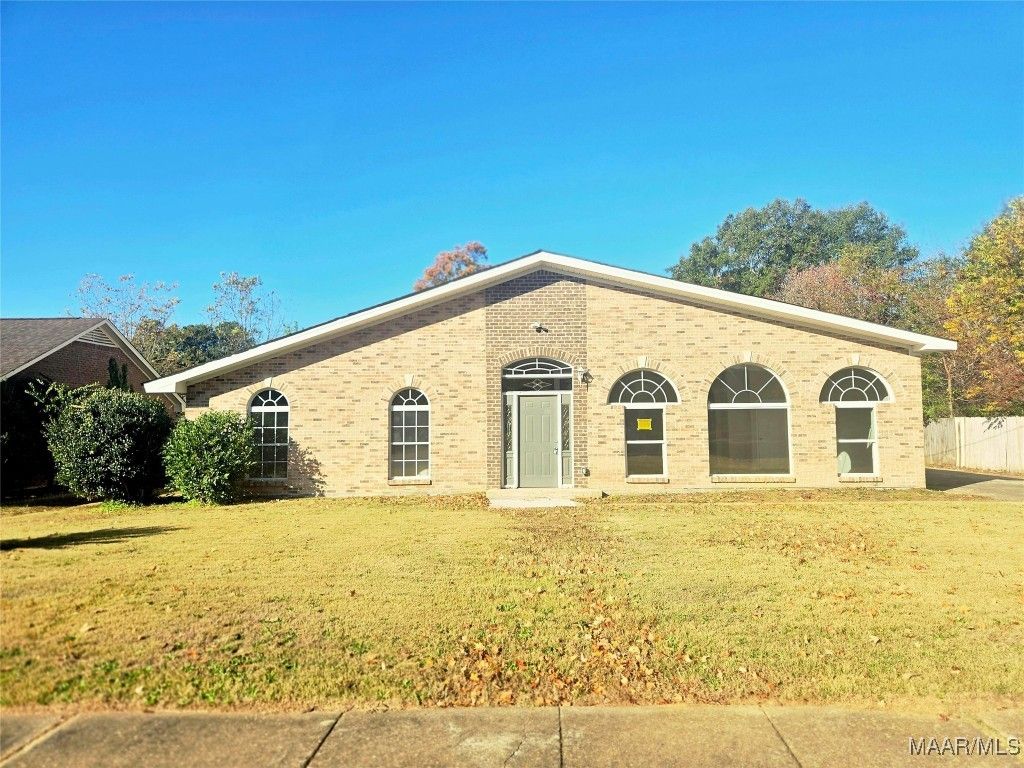 206 Davors Drive, Montgomery, AL 36109