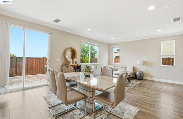 98 Driftwood Cir, Bay Point, CA 94565