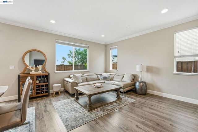 98 Driftwood Cir, Bay Point, CA 94565