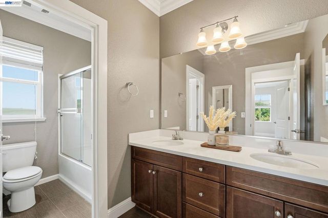98 Driftwood Cir, Bay Point, CA 94565