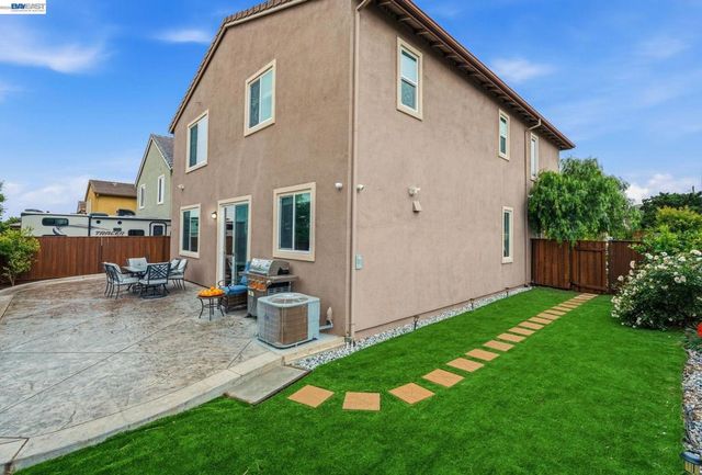 98 Driftwood Cir, Bay Point, CA 94565