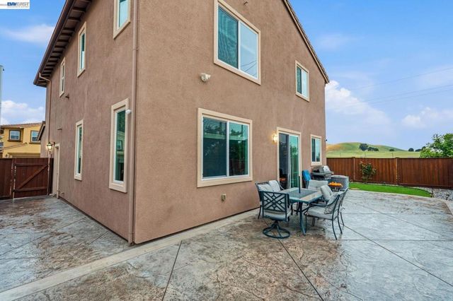 98 Driftwood Cir, Bay Point, CA 94565