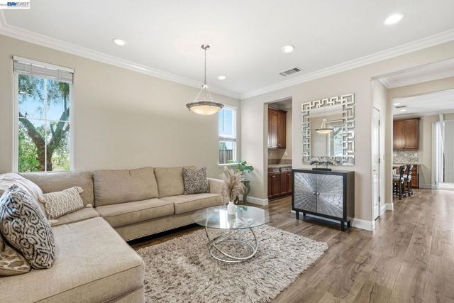 98 Driftwood Cir, Bay Point, CA 94565