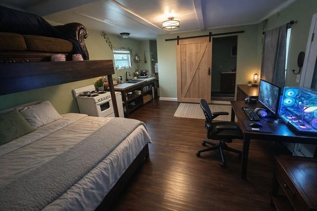 321 ROSLYN AVENUE, New Smyrna Beach, FL 32168