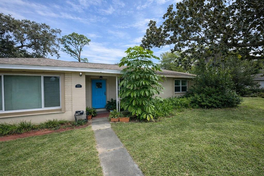 321 ROSLYN AVENUE, New Smyrna Beach, FL 32168
