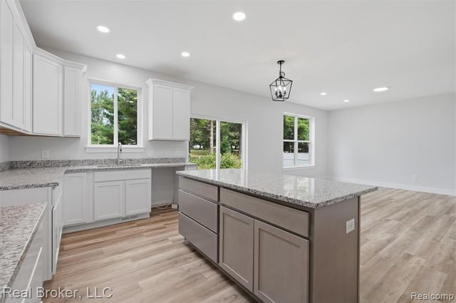 9400 Roland Drive, Brighton, MI 48116