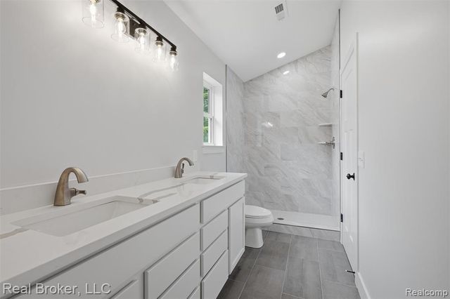 9400 Roland Drive, Brighton, MI 48116