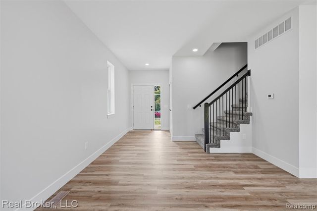 9400 Roland Drive, Brighton, MI 48116