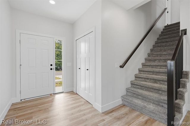 9400 Roland Drive, Brighton, MI 48116