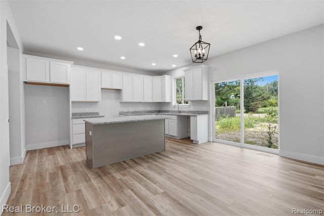 9400 Roland Drive, Brighton, MI 48116
