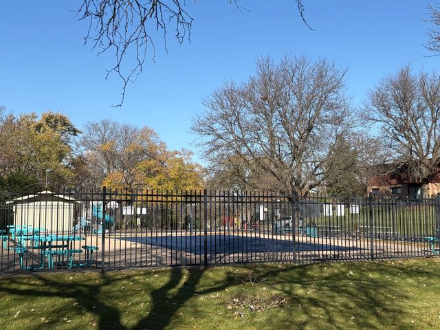 200 Willow Lane C115, Willow Springs, IL 60480