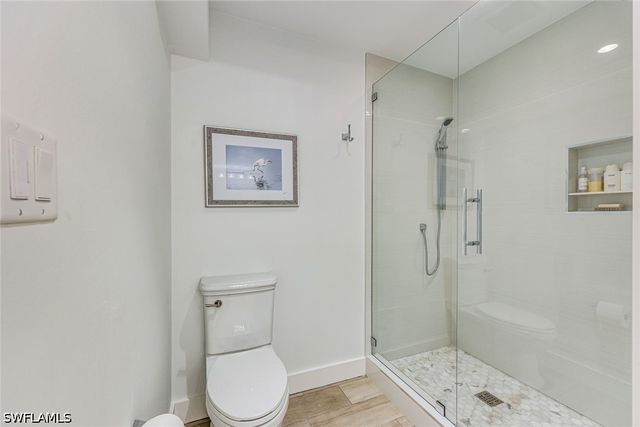 225 5th AVE S 104, Naples, FL 34102