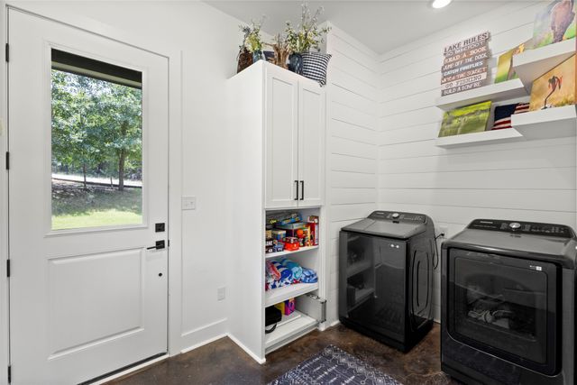 136 Private Road 197, Streetman, TX 75859