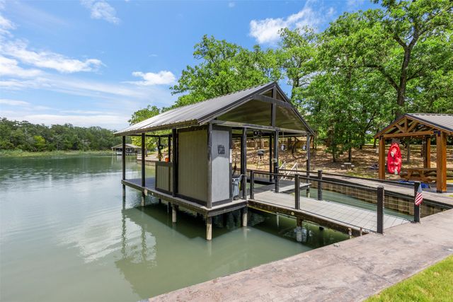 136 Private Road 197, Streetman, TX 75859