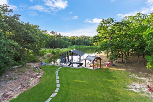 136 Private Road 197, Streetman, TX 75859