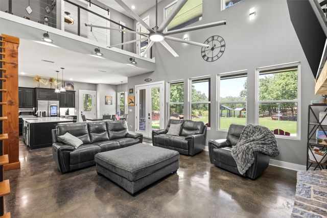 136 Private Road 197, Streetman, TX 75859