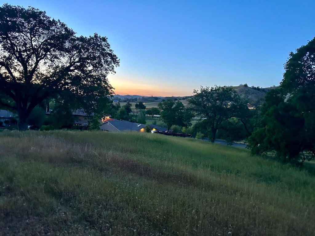 Image 2 of property listing at 7 Glenhaven Lane, Friant, CA 93626