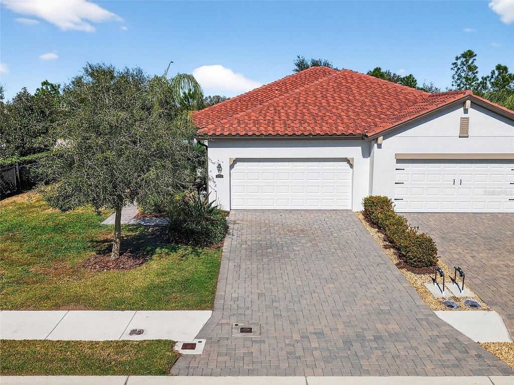 Image 1 of property listing at 11705 BLUEBIRD PLACE, Lakewood Ranch, FL 34211