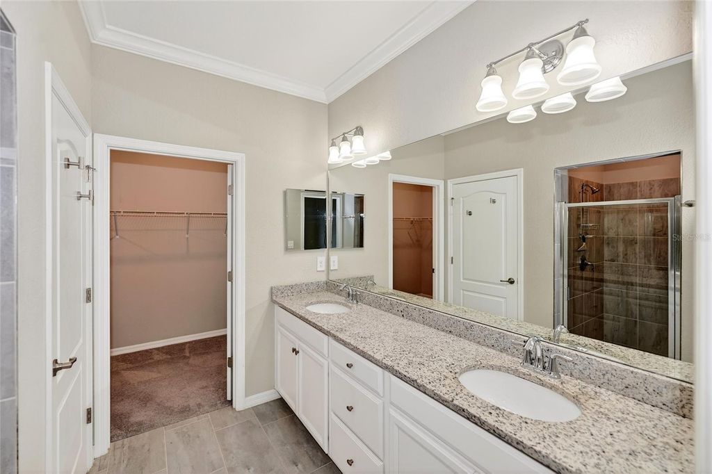 Image 15 of property listing at 11705 BLUEBIRD PLACE, Lakewood Ranch, FL 34211