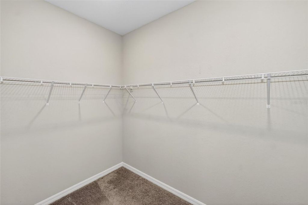 Image 18 of property listing at 11705 BLUEBIRD PLACE, Lakewood Ranch, FL 34211