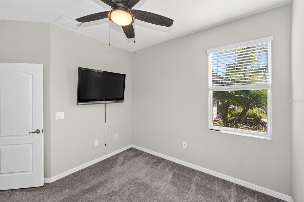 Image 23 of property listing at 11705 BLUEBIRD PLACE, Lakewood Ranch, FL 34211