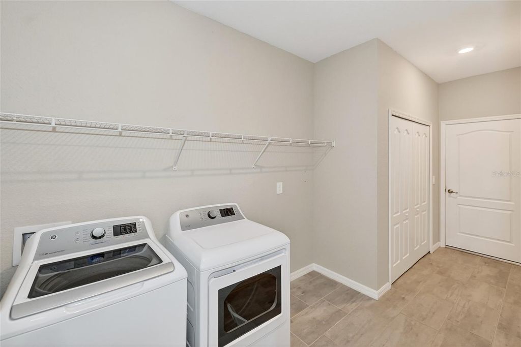 Image 27 of property listing at 11705 BLUEBIRD PLACE, Lakewood Ranch, FL 34211