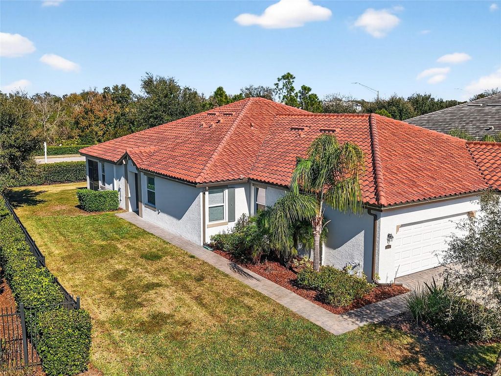 Image 30 of property listing at 11705 BLUEBIRD PLACE, Lakewood Ranch, FL 34211