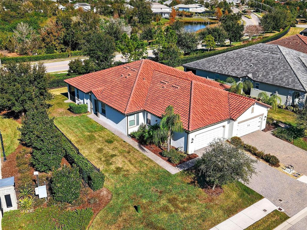 Image 31 of property listing at 11705 BLUEBIRD PLACE, Lakewood Ranch, FL 34211