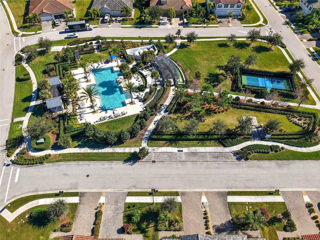 Image 39 of property listing at 11705 BLUEBIRD PLACE, Lakewood Ranch, FL 34211