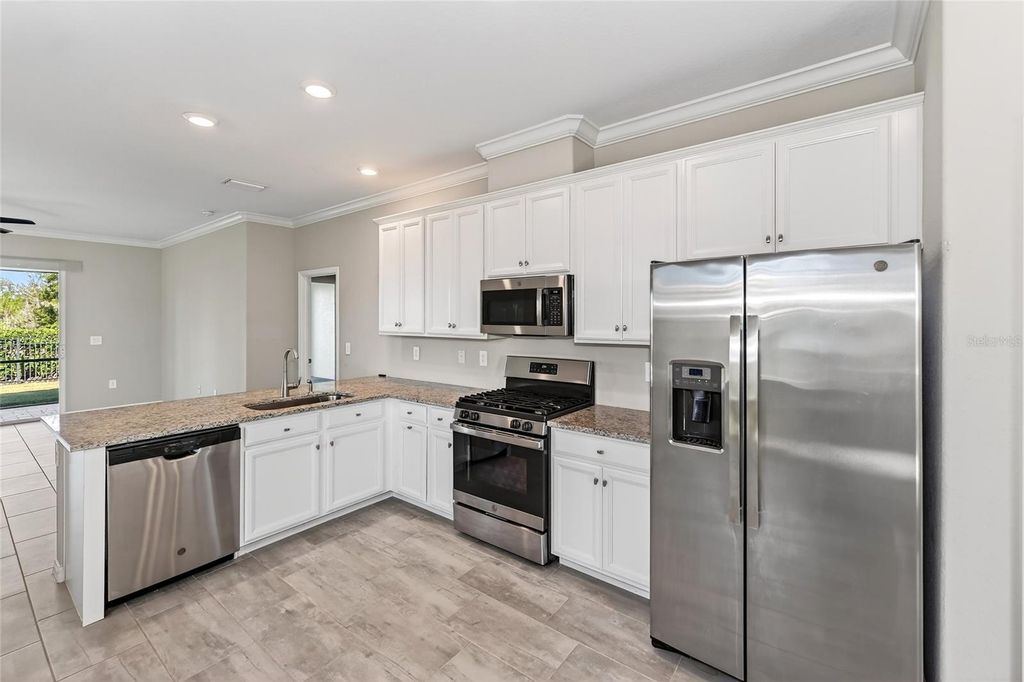 Image 9 of property listing at 11705 BLUEBIRD PLACE, Lakewood Ranch, FL 34211