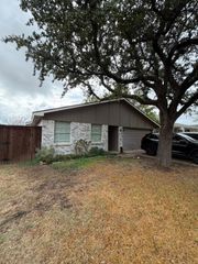 2915 Rayswood Drive, Carrollton, TX 75007