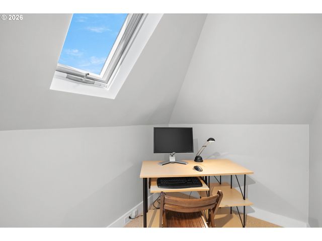 3627 S CORBETT Ave, Portland, OR 97239