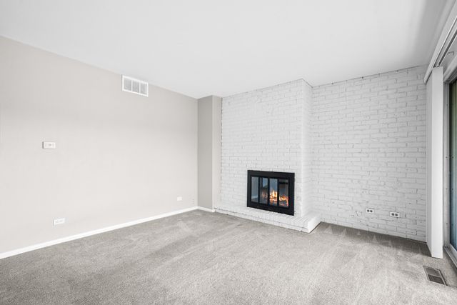 5536 E Lake Drive 68-C, Lisle, IL 60532