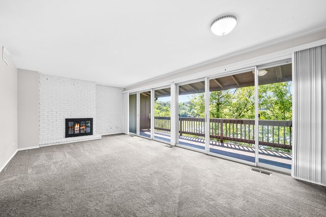 5536 E Lake Drive 68-C, Lisle, IL 60532